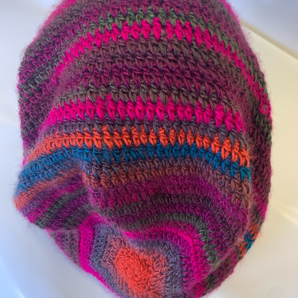 Slouchie in Rainbow - Picture 5 of 11